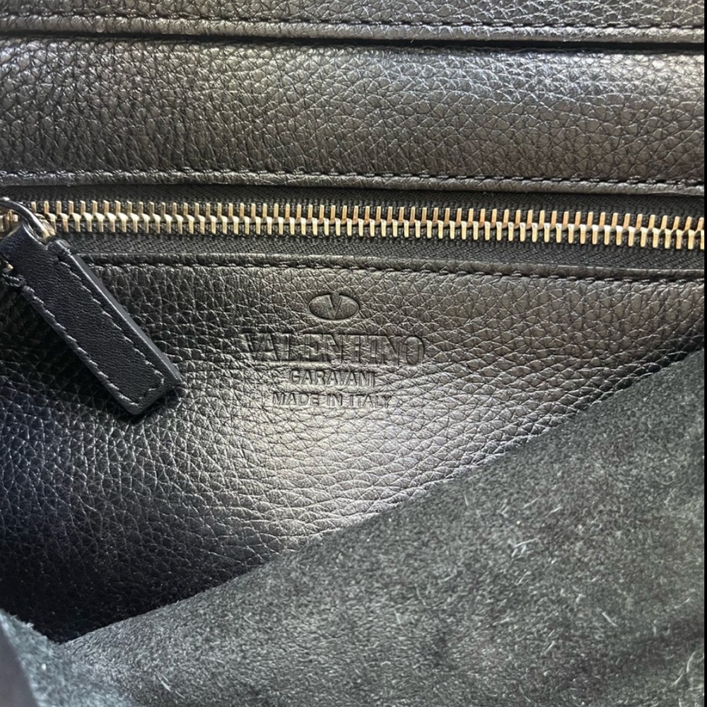 Valentino Garavani Black Hobo Leather Messenger Rockstud Bag - Picture 9 of 15